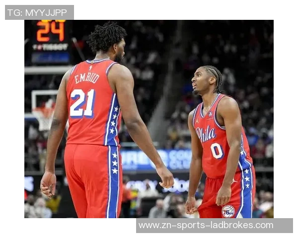 埃奇库姆表现出色四记三分助球队获胜贡献14分6篮板4助攻正负值11成为首发最高