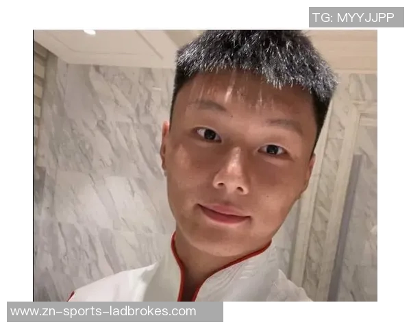 感谢方昊三年拼搏历程中的无私奉献与不懈努力